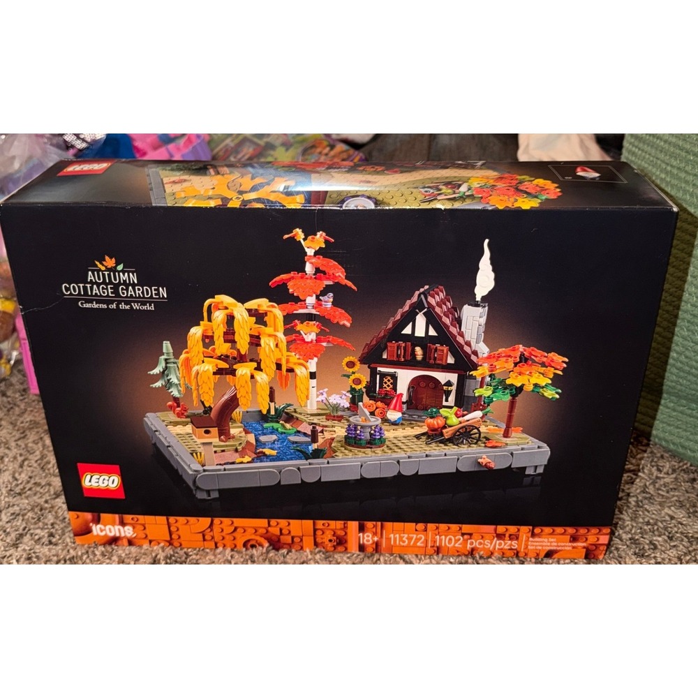 Lego Ions-Autumn Cottage Garden Building Set (NWT) 11272